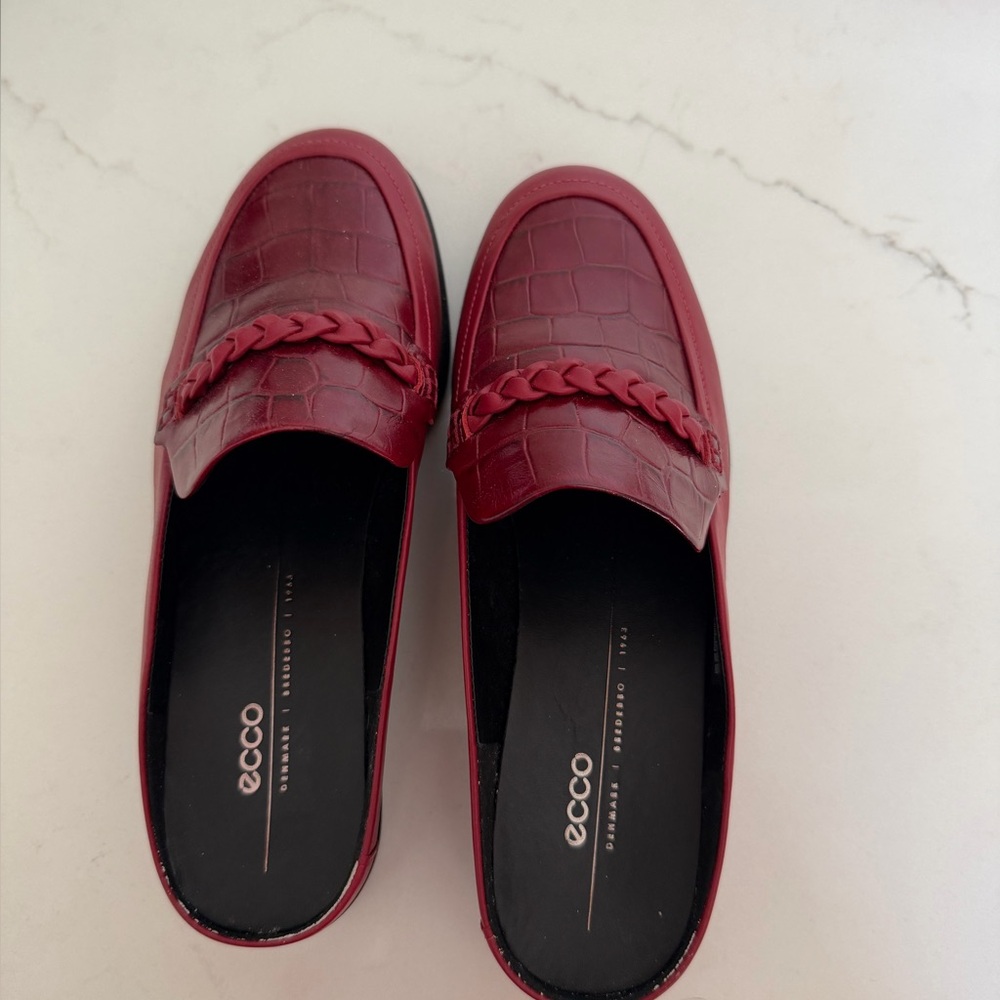 Ecco Burgundy Croc-Patterned Loafers